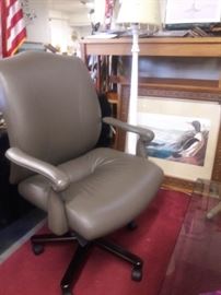$2500 Custom Leather Chair for $600 In Brand new condition, the  Nicest chair you ever sit in :)