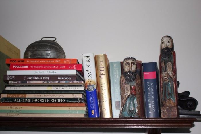 Books and Decorative Items 