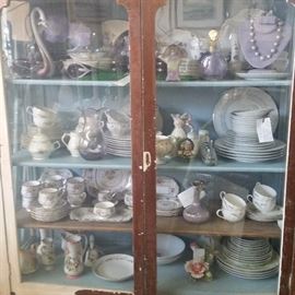 VINTAGE 
Coffee Sets
Tea Sets
Dinner Sets