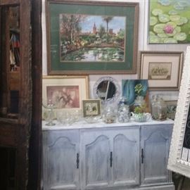 Chabby Chic TV Stand / Buffet
Decorative Art and Glass