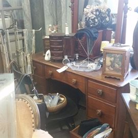 Vanity Desk with Mirror
