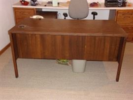 L - shape wood desk