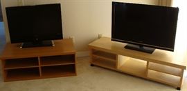 2 flat screen tvs