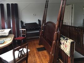 A pair of twin extra-long beds and a queen-sized rice bed.