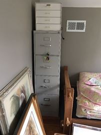 Storage is a good thing and so are hanging files.  This file cabinet is good.ytg