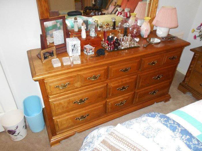 like new maple dresser with mirror
