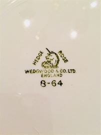 Wedgwood - 5 plates, one cracked so it's priced as set of 4