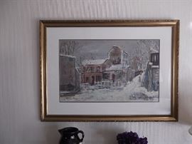 Beautiful winter scene print in a  nice frame which is in great condition