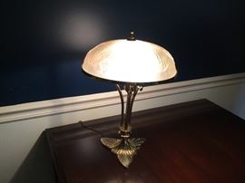 Deco glass shade lamp