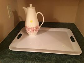 Melamine tray, porcelain coffee pot