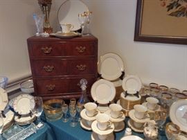 A great vintage small Henredon chippendale style chest