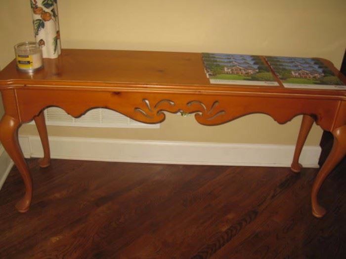 Thomasville console table with Queen Ann legs. Measures about: 60" long, 17.5" wide, 27.5" high