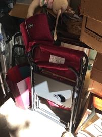 Folding camp chair with table and drink holder