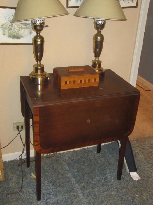 small drop leaf end table (2)