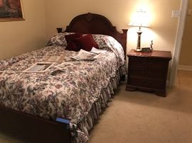 Broyhill queen bed