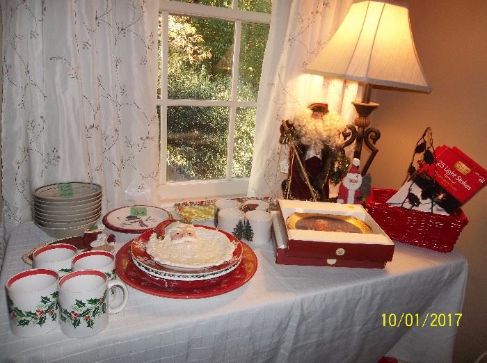 Christmas dishes, miscellaneous, lamp