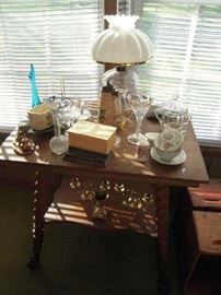 ball & claw oak table,crystal, lamp