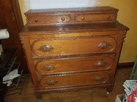 OAK CHEST