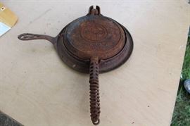 Vintage Walffle Iron GRISWOLD No 8 - AWESOME!