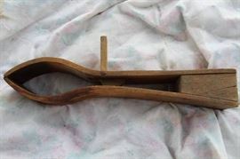 Vintage Wood Harness Clamp - Neat!