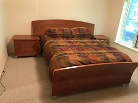 Bedroom set: queen sized bed, chest of drawers & mirror, 2 sides - $1300