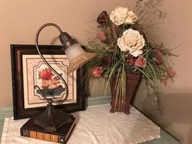 More decorative items.