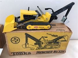 Vintage Tonka Trencher in original box. Model # 534