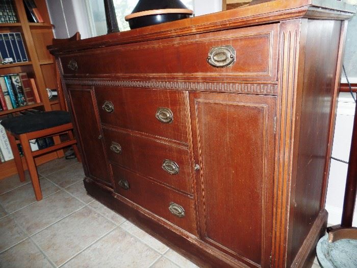 An antique server with lots of storage