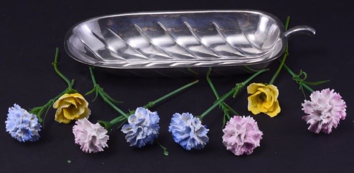 Lot 32: International Silverplate Tray & 8 Ceramic Flowers