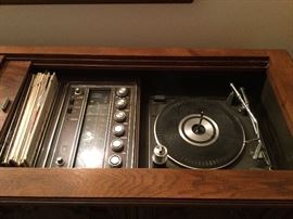 Stereo Console Magnavox Stereo&nbsp;astro-sonic 1970's - works great plays albums