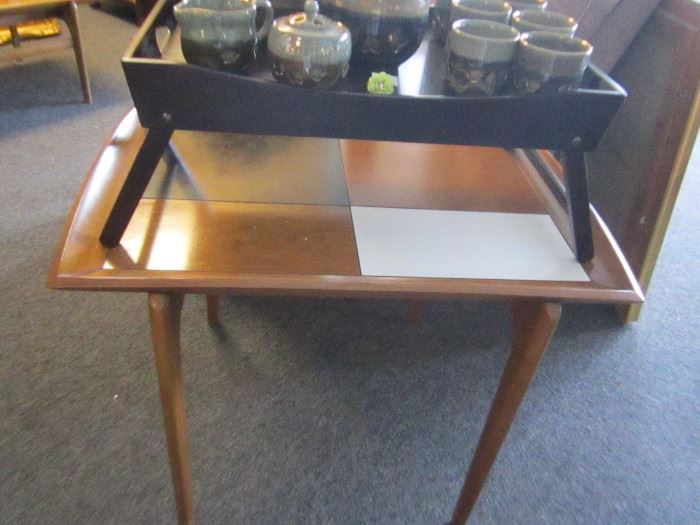 Vintage end table w/matching coffee table