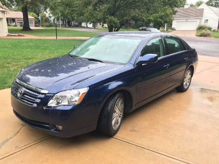 Estate Sale Overland Park, KS starts on 10/19/2017