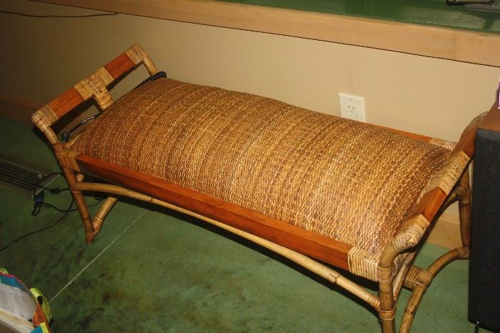 RATTAN BED BENCH
