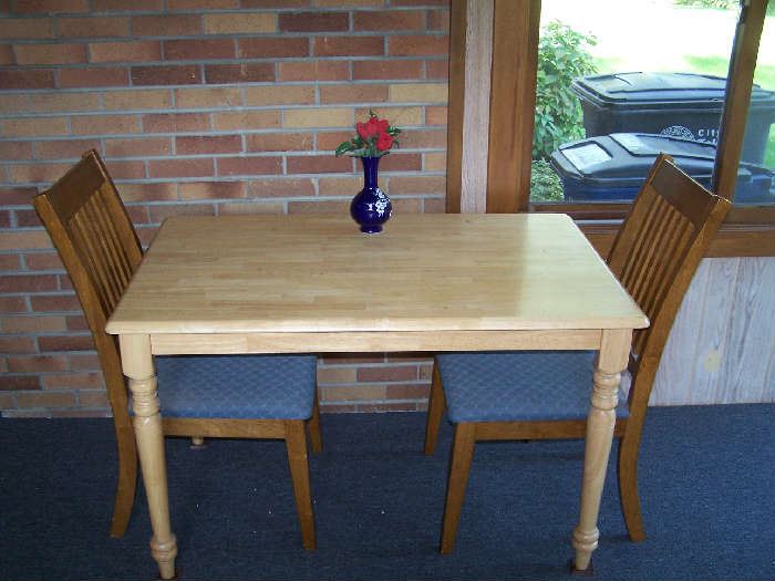 DINETTE TABLE & 2 CHAIRS