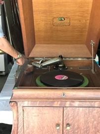 Antique standing Victrola.  Looks great, doesn't work.