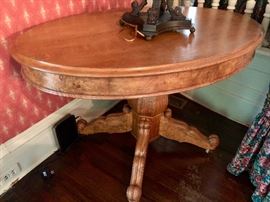 Pedestal Oval Tiger Oak Table