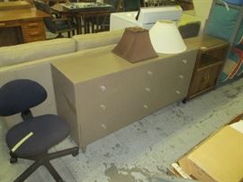 MID CENTURY MODERN DRESSER