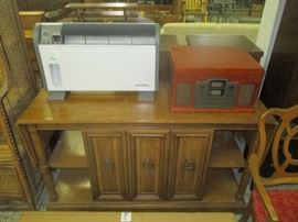 TABLE AND RECORD PLAYER