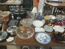 GLASSWARE AND KITCHEN