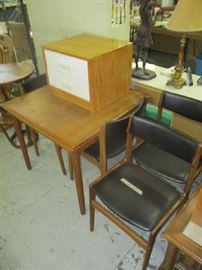 MID CENTURY TABLE AND CHAIRS