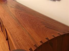 Amazing award winning hand crafted console table. It is truly a stunning piece of furniture! Amazing wood grain detailing. 