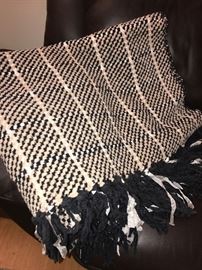 Gorgeous quality throw blanket 