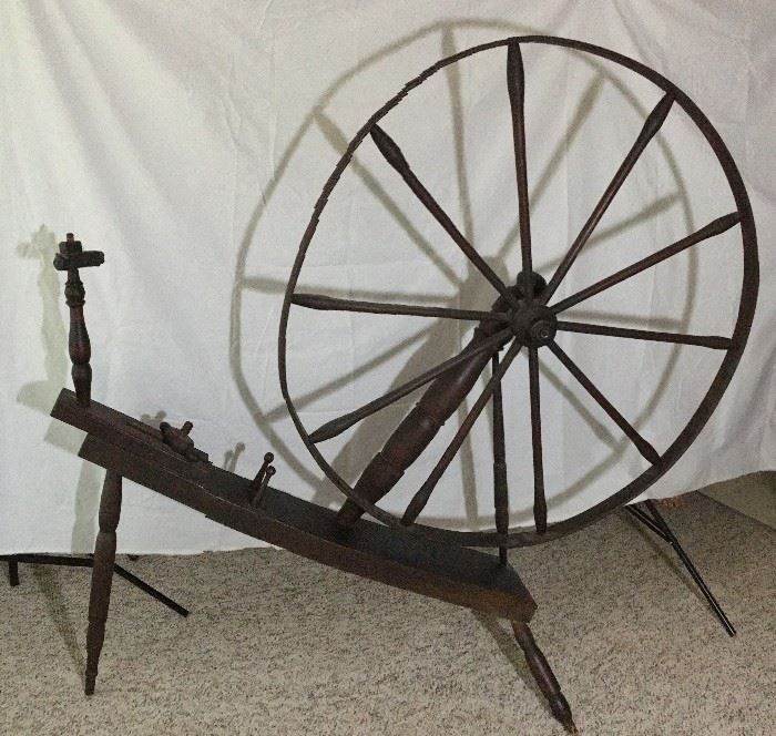 Large spinning wheel