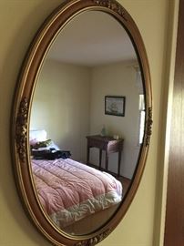 oval mirror
