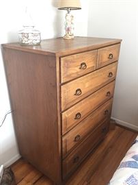 6 drawer dresser - excellent condition