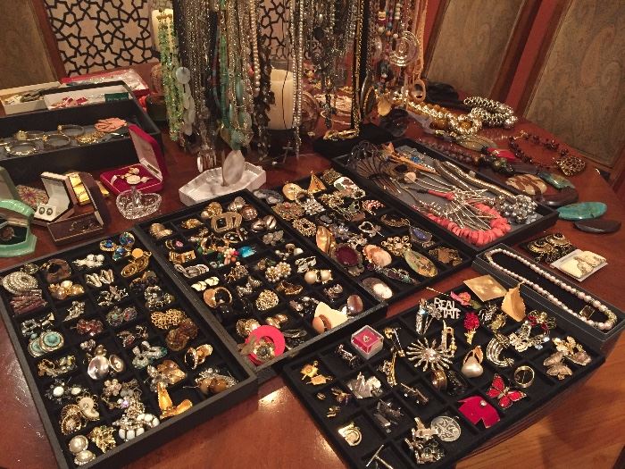 Extensive collection of jewelry