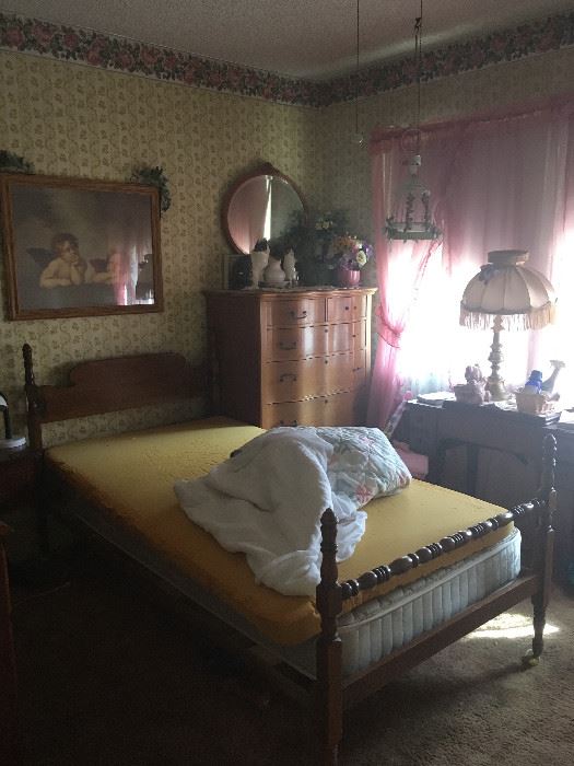 antique bedroom set, antique mirrors