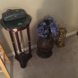 Small plant stand & additional decor