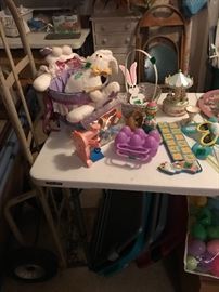 Garage - Easter items