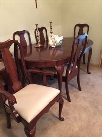 dining table & 8 chairs